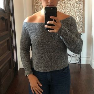 American eagle off the shoulder sweater🤩